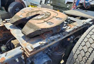 Simplex Holland Fifth Wheel for a 2006 Mack CXN613