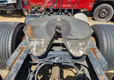 Simplex SIMPLEX Fifth Wheel for a 2014 Freightliner Cascadia 125