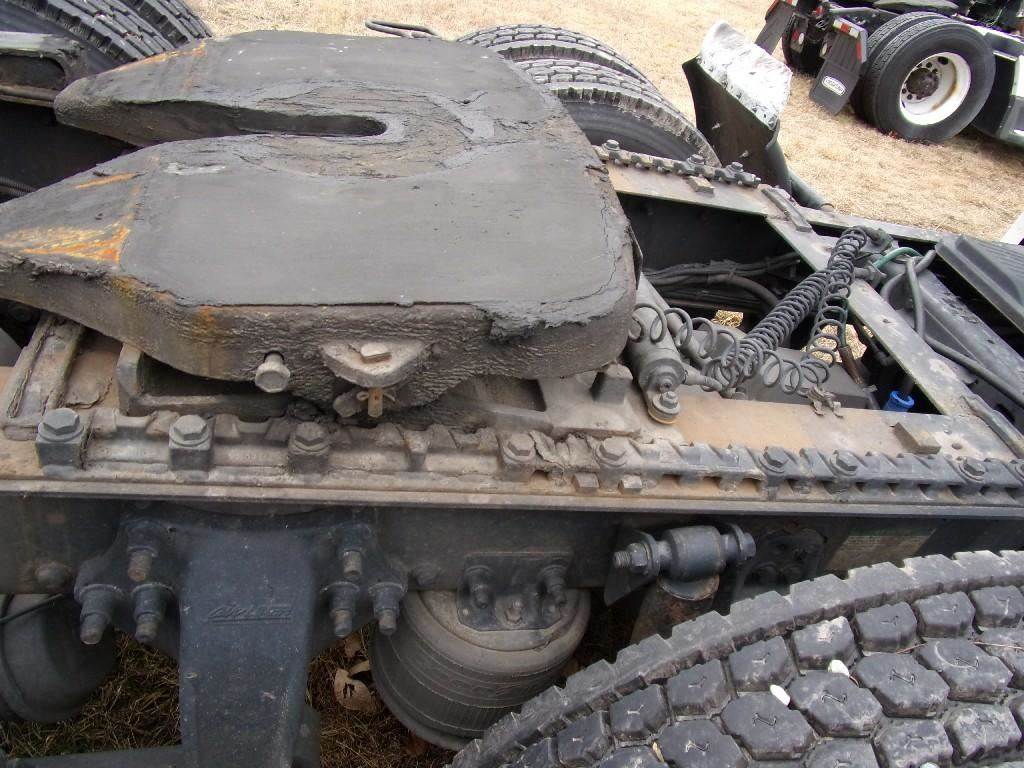 (Used) 2010 Freightliner Cascadia 113 Fifth Wheel Fontaine. Height