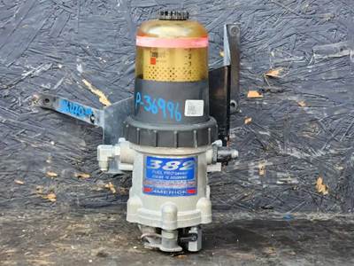 Caterpillar C13 Fuel / Water Separator for a 2014 International CT660