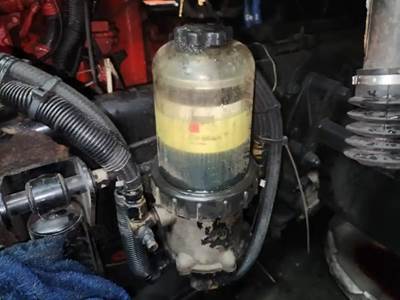 Cummins ISX Fuel / Water Separator for a 2013 Kenworth T660
