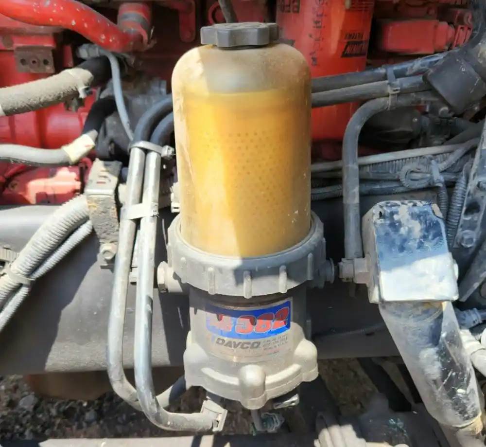 Cummins ISX Fuel / Water Separator for a 2015 International PROSTAR For