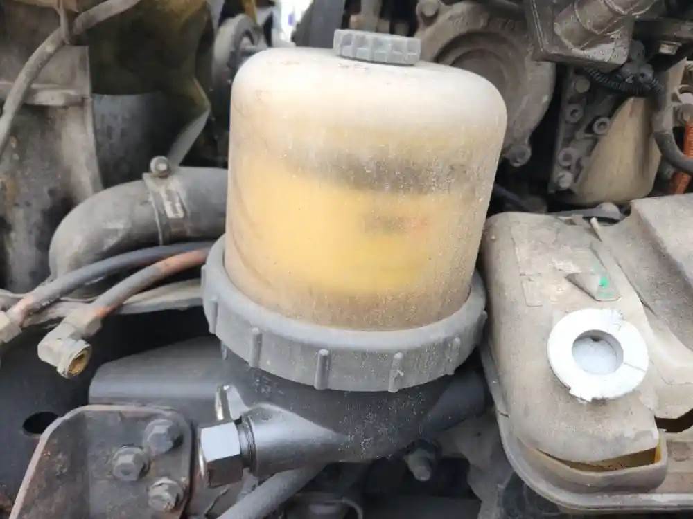Detroit DD15 Filter / Water Separator for a 2014 Freightliner Cascadia