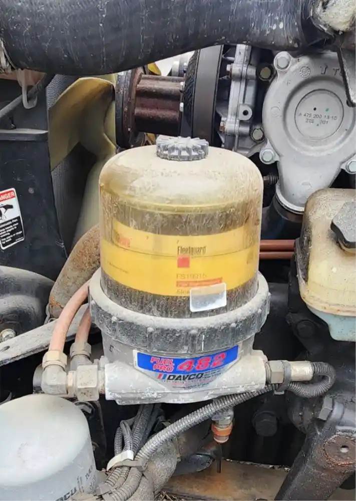 Detroit DD15 Filter / Water Separator for a 2012 Freightliner Cascadia