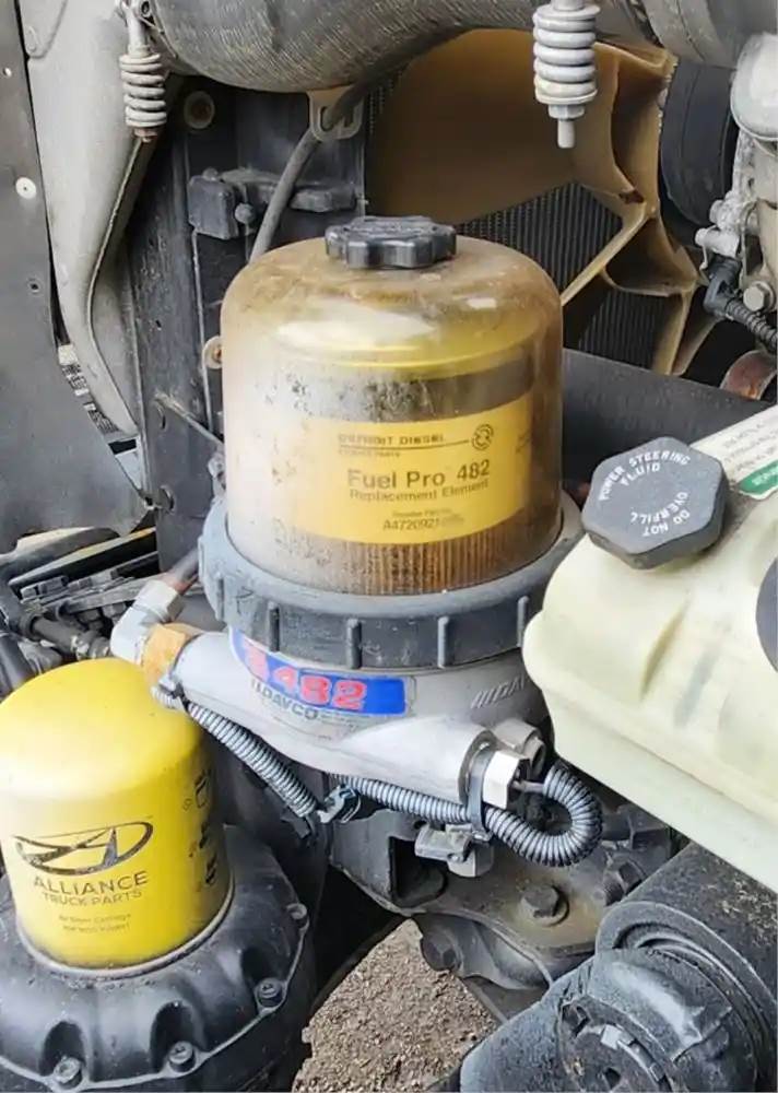 Detroit DD15 Filter / Water Separator for a 2015 Freightliner Cascadia