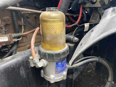 Detroit Series 60 Fuel / Water Separator for a 2006 Freightliner COLUMBIA 120