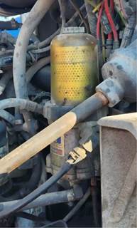 Mack Fuel / Water Separator for a 2007 Mack CXN613