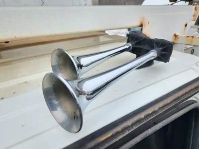 International 4300 Frame Horn