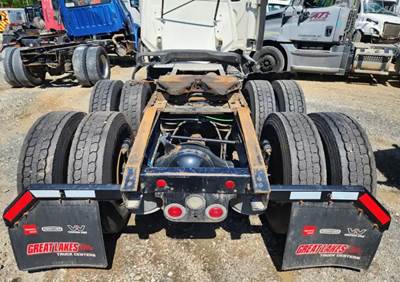 Detroit RT40-4 Tandem Cutoff for a 2019 Freightliner Cascadia 125