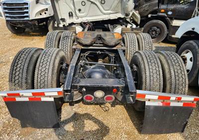 Detroit RT40-NFD-N Tandem Cutoff for a 2019 Freightliner Cascadia 126