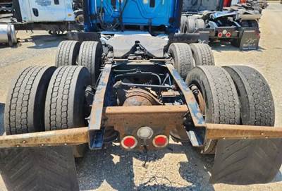 Meritor-Rockwell MT40-14X Tandem Cutoff for a 2017 Freightliner Cascadia 125