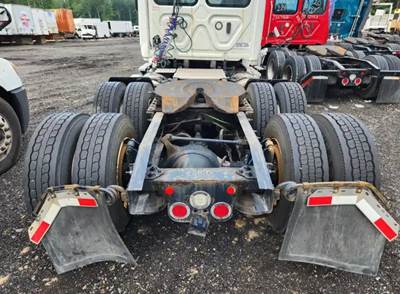 Meritor-Rockwell MT40-14X Tandem Cutoff for a 2019 Freightliner Cascadia 126
