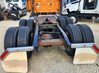 Meritor-Rockwell MT40-14X Tandem Cutoff for a 2019 Freightliner Cascadia 116 Day Cab