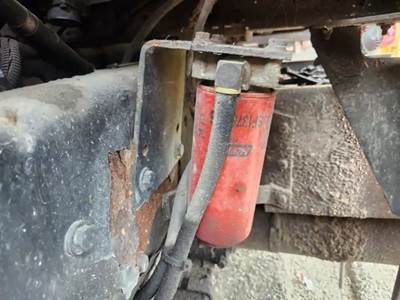 Caterpillar 3126 Fuel / Water Separator for a 2006 Kenworth T300