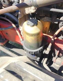 Caterpillar C13 Fuel / Water Separator for a 2006 Freightliner COLUMBIA 120