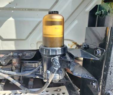 Caterpillar C13 Fuel / Water Separator for a 2007 International 8600