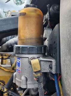Caterpillar C15 Fuel / Water Separator for a 2006 International 9400I