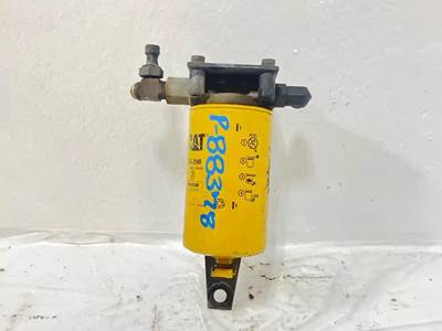 Caterpillar C15 Fuel / Water Separator for a 2006 Kenworth W900