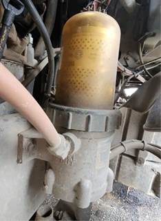 Caterpillar C15 Fuel / Water Separator for a 2007 Freightliner Columbia 120