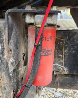 Caterpillar C7 Fuel / Water Separator for a 2005 Kenworth T300