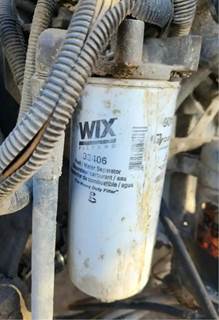 Caterpillar Fuel / Water Separator for a 2001 Peterbilt 378