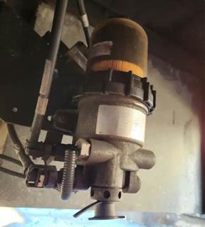 Cummins B6.7 Fuel / Water Separator for a 2018 International DuraStar 4300