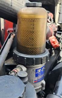Cummins ISX Fuel / Water Separator for a 2005 Volvo VNL