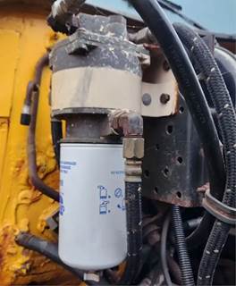 Cummins M11 / ISM Fuel / Water Separator for a 2003 International 2574