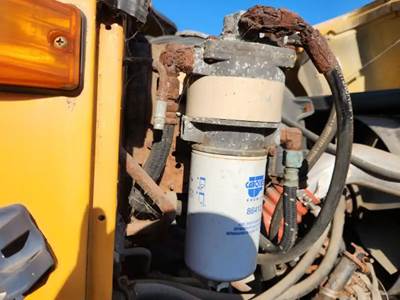 Cummins M11 / ISM Fuel / Water Separator for a 2002 International 2574