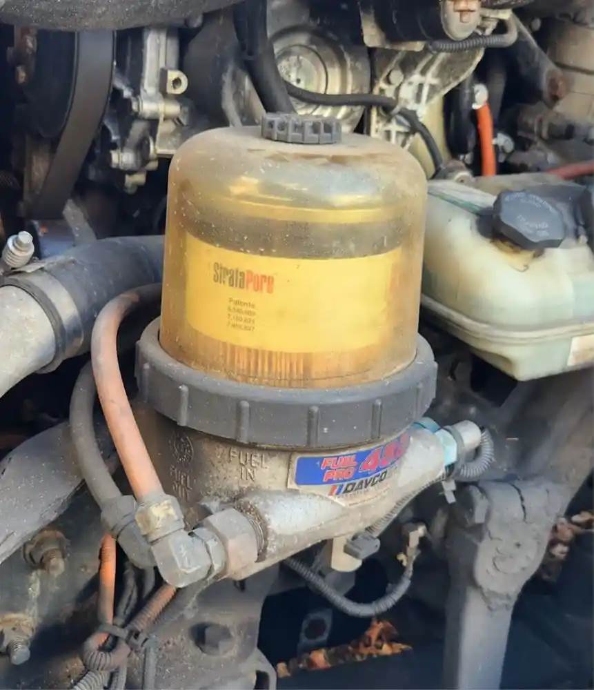 Detroit DD13 Fuel / Water Separator for a 2013 Freightliner Cascadia