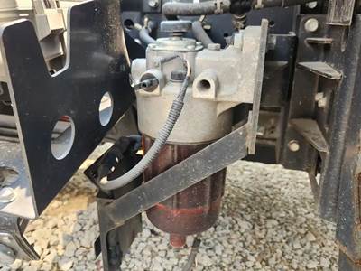 Isuzu 4HK1TC Fuel / Water Separator for a 2022 Isuzu NRR