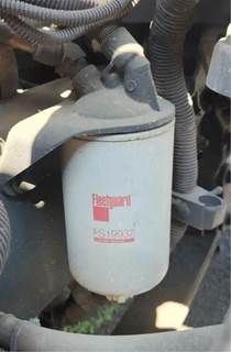 Mercedes-Benz MBE 900 Fuel / Water Separator for a 2005 Freightliner M2 106