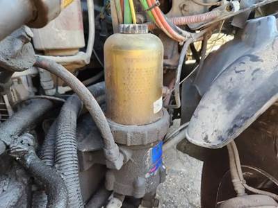 Mercedes-Benz OM460LA Fuel / Water Separator for a 2007 Freightliner Columbia 112