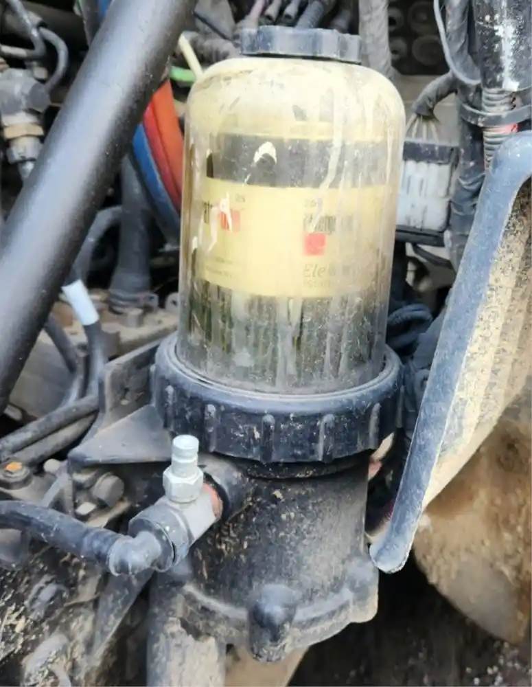 Paccar MX13 Fuel / Water Separator for a 2018 Peterbilt 579 For Sale