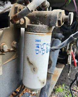 Paccar PX-6 Fuel / Water Separator for a 2009 Peterbilt 335
