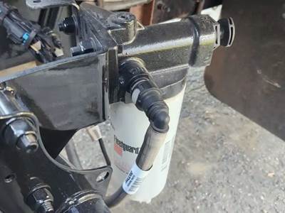 Paccar PX-7 Fuel / Water Separator for a 2019 Kenworth K370