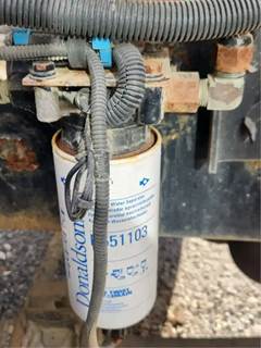 Paccar PX-8 Fuel / Water Separator for a 2009 Peterbilt 335