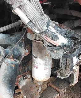 Paccar PX-8 Fuel / Water Separator for a 2012 Peterbilt 348