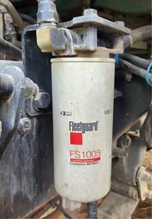 Paccar PX-9 Fuel / Water Separator for a 2018 Peterbilt 337