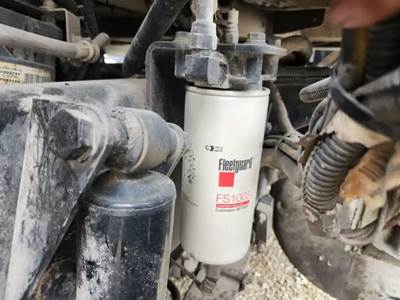Paccar PX-9 Fuel / Water Separator for a 2017 Peterbilt 348