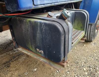 Ford F-700 Right Fuel Tank for a 1994 Ford F700