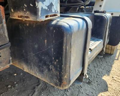 Ford LN7000 Right Fuel Tank