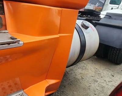 Freightliner Cascadia 113 Left Fuel Tank