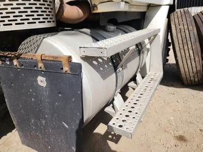 Freightliner Cascadia 113 Right Fuel Tank