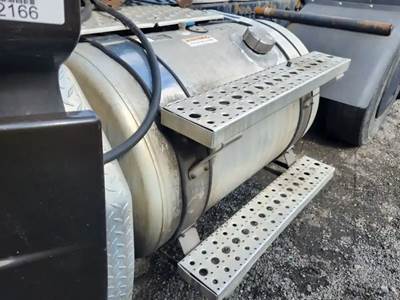 Freightliner Cascadia 113 Left Fuel Tank