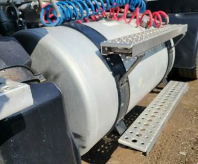 Freightliner Cascadia 125 Left Fuel Tank