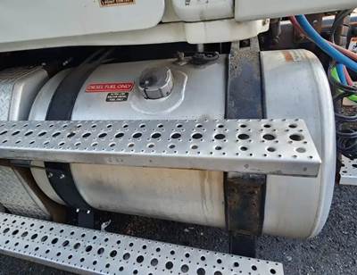 Freightliner Cascadia 125 Left Fuel Tank