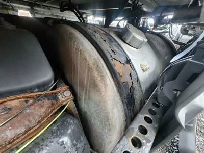 Freightliner Cascadia 125 Left Fuel Tank