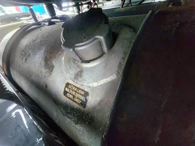 Freightliner Cascadia 125 Right Fuel Tank