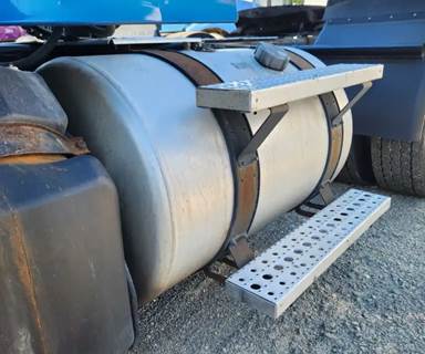 Freightliner Cascadia 125 Left Fuel Tank